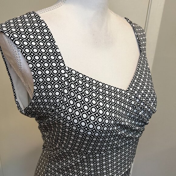 WHBM Black & White layered front Geometric Sleeveless Lined Top, Size Medium - Picture 5 of 15